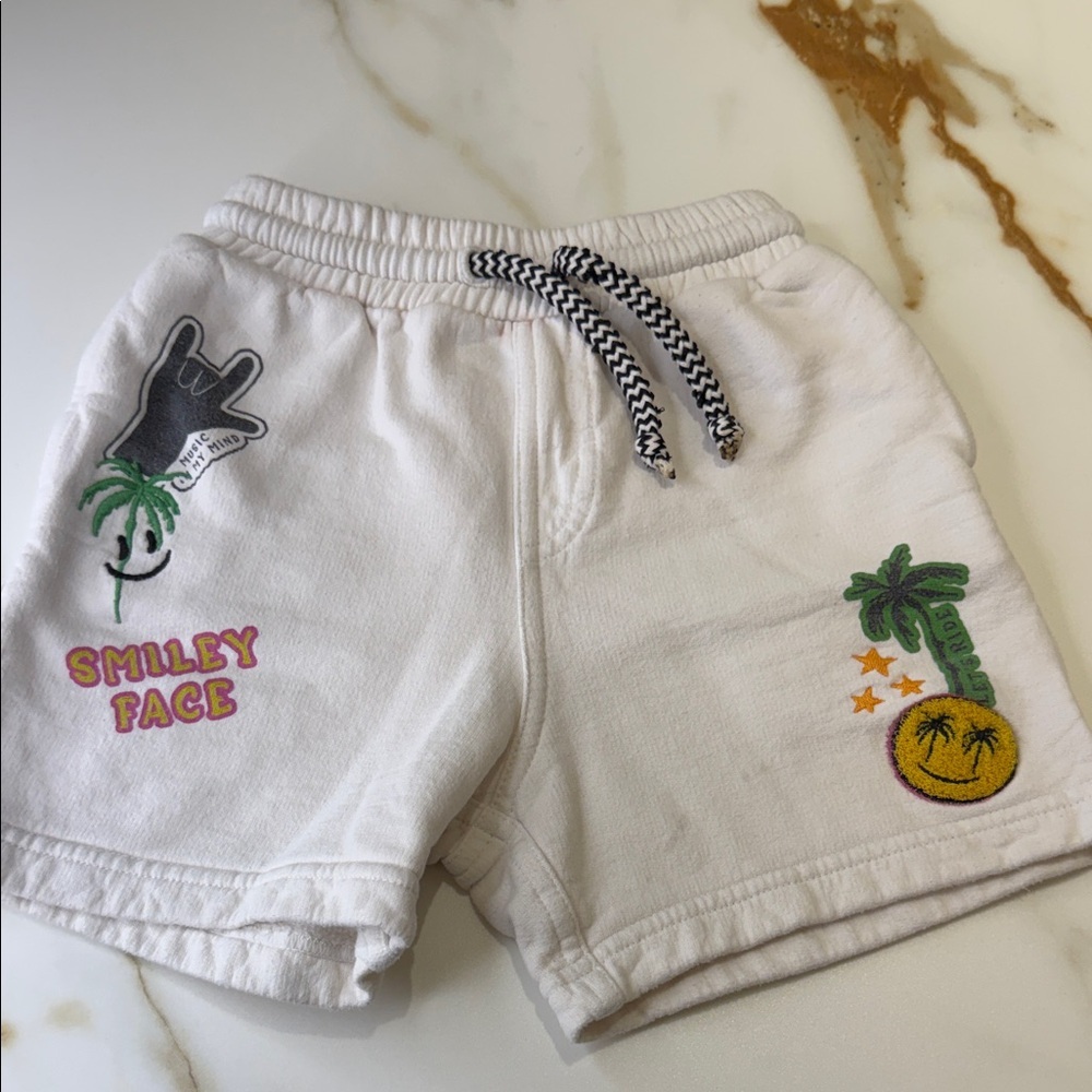 Agua Bendita Kids Shorts with Fun Patches - White
